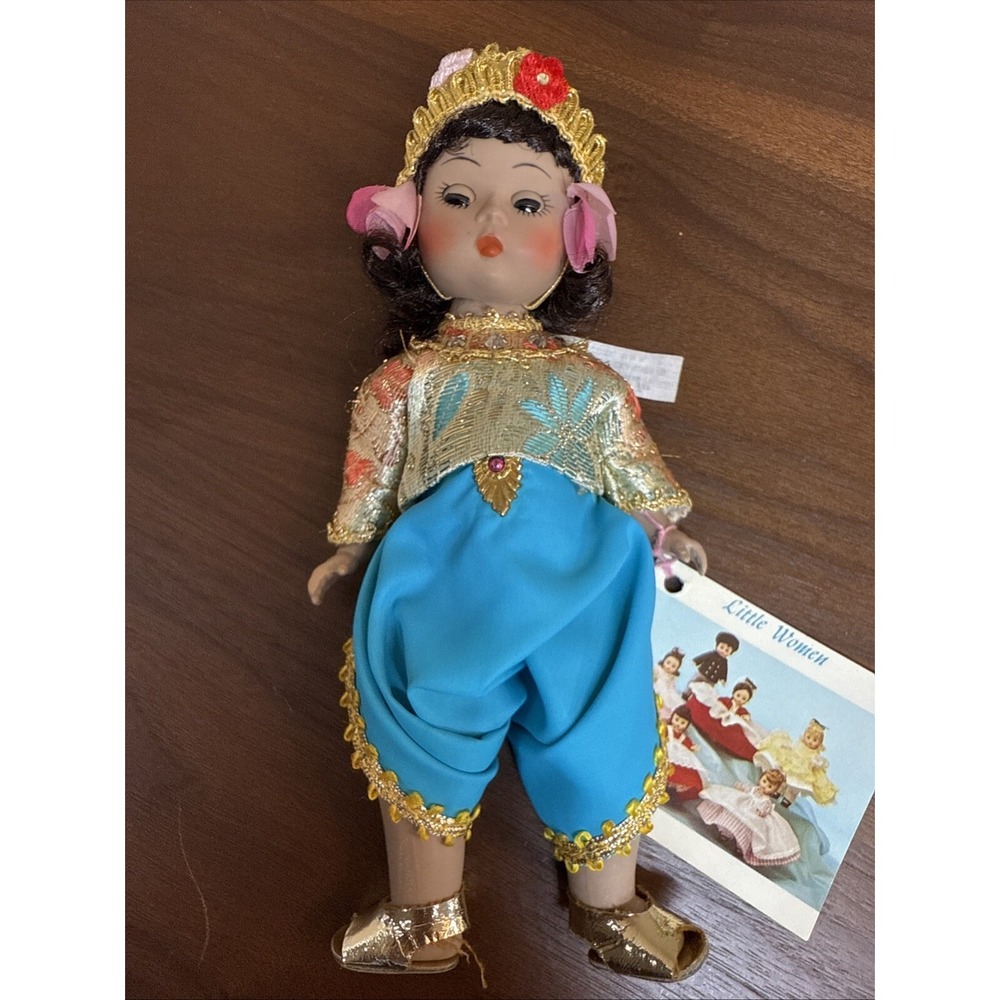NWOB VINTAGE 8" MADAME ALEXANDER 1980s THAILAND DOLL 567 INTERNATIONAL SERIES!